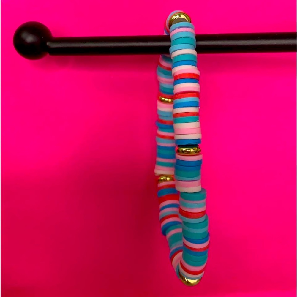 Aesthetic blue and pink clay bead bracelet🌊🌸 - Picture 3 of 5